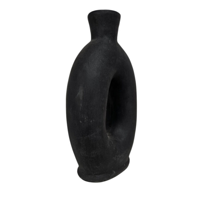 Black-Oval-Terra-Vase-Side.jpg Black-Oval-Terra-Vase-Side.jpg